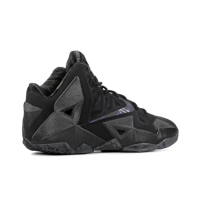 Nike LeBron 11 'Blackout'-2
