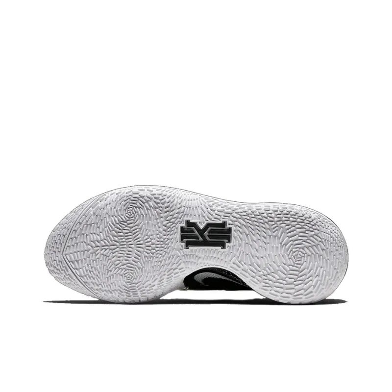 Nike Kyrie Low 2 'Black Metallic Silver'-4