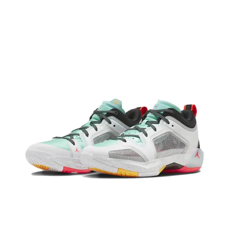 JORDAN Air JORDAN 37 Basketball Shoes Unisex Low Top White/Green-2