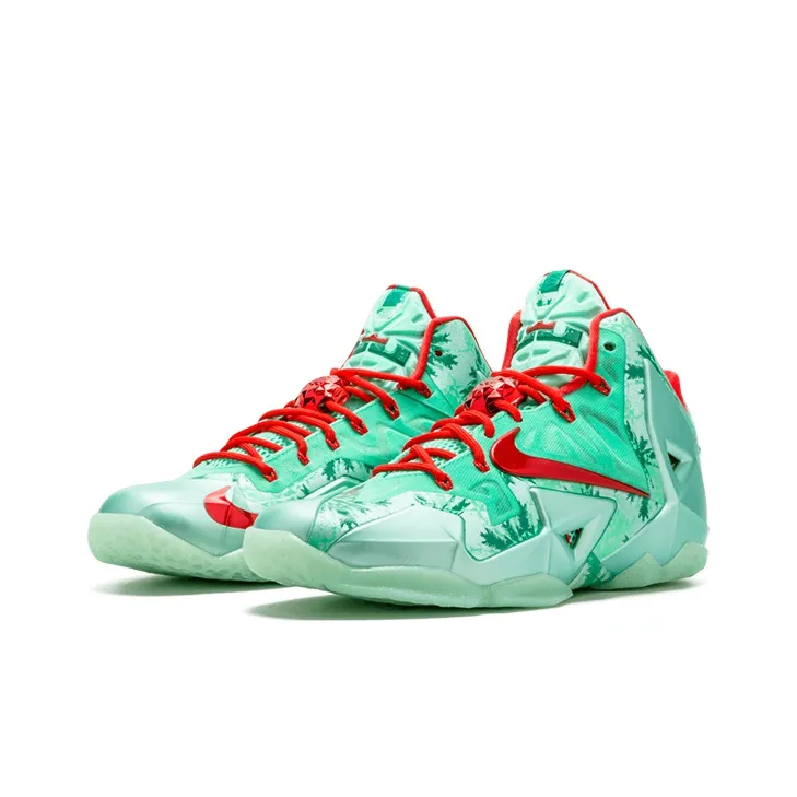 Nike LeBron 11 'Christmas'-1