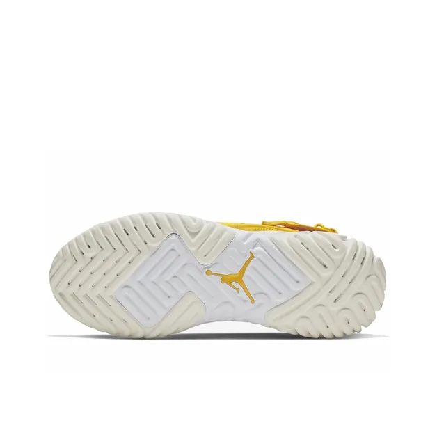 JORDAN Proto React University Gold White-4
