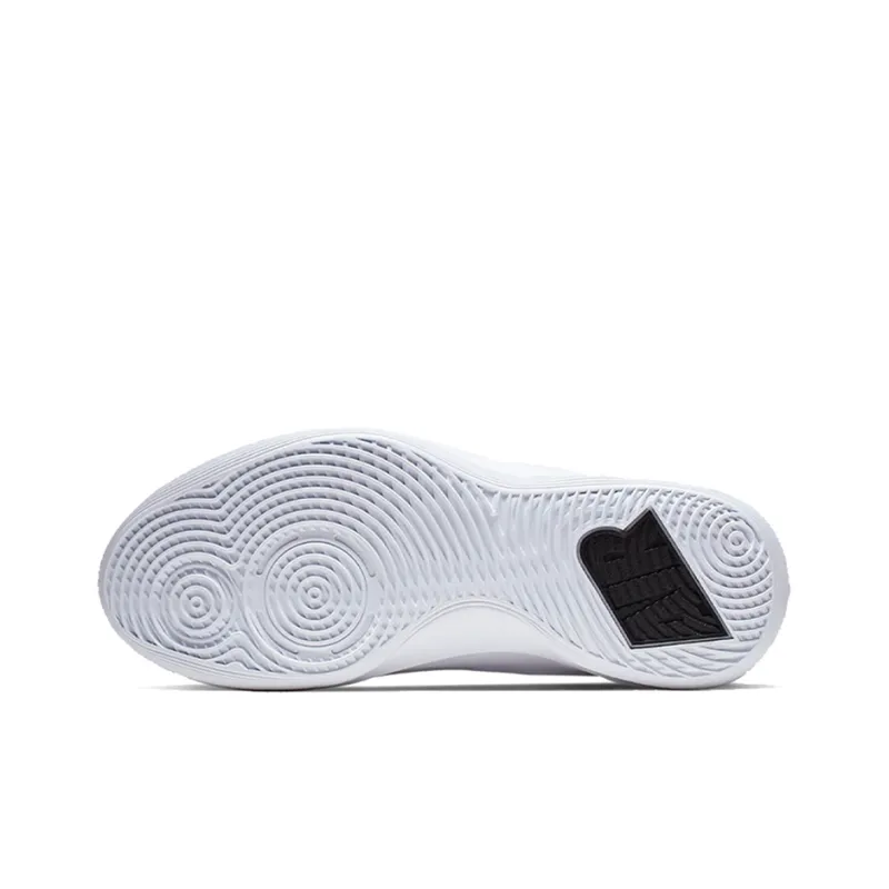 Nike Air Versitile 3 Black White Grey-4