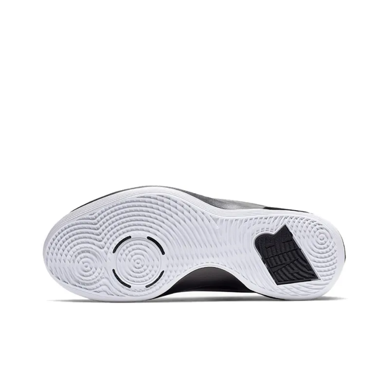 Nike Air Versitile 3 White Black-4