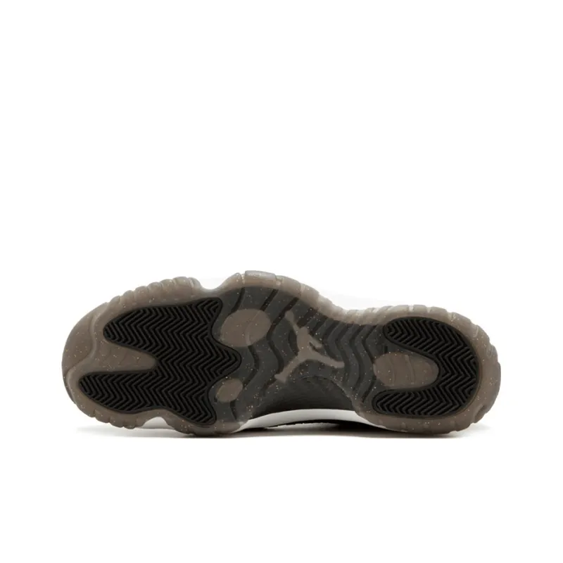 Jordan Future Black White Gold-4