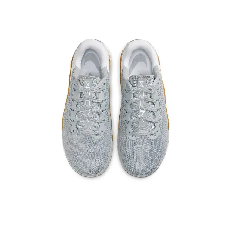 Nike Metcon 5 'Wolf Grey Gum'-3