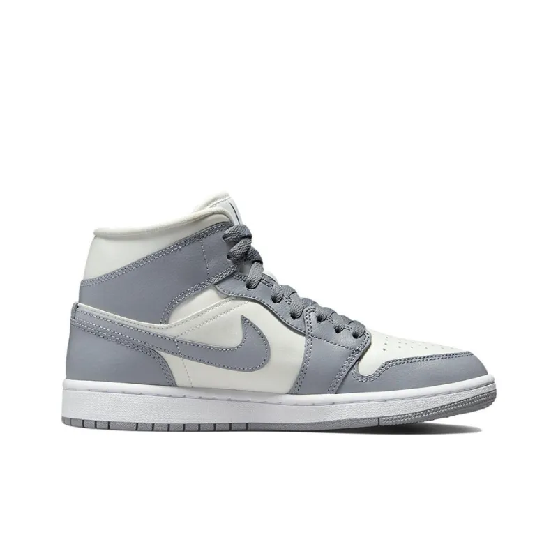 Air Jordan 1 Mid 'Stealth' Women's-1
