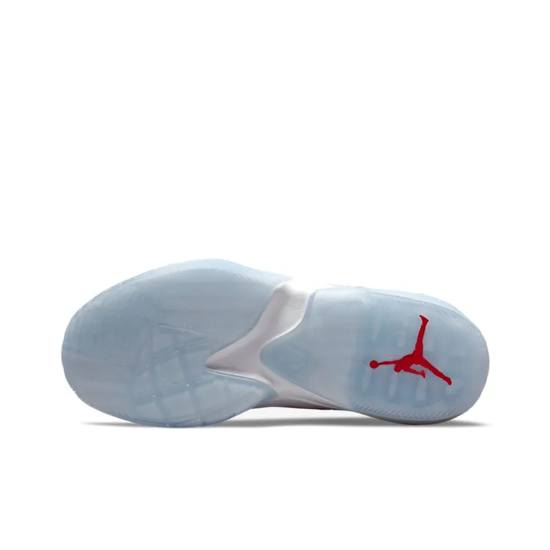 JORDAN Max Aura 3 University Red-5