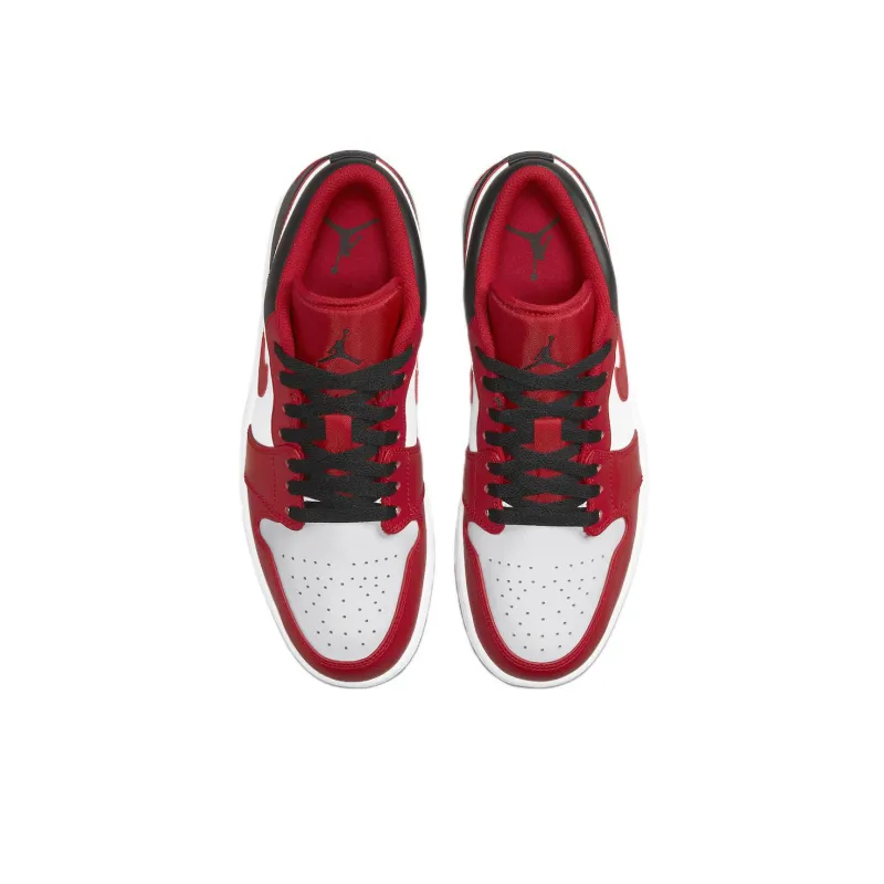 Jordan 1 Low Bulls-3