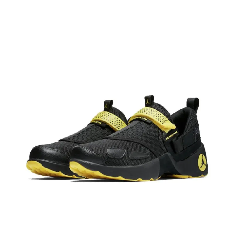 JORDAN Trunner Lx Thunder-1