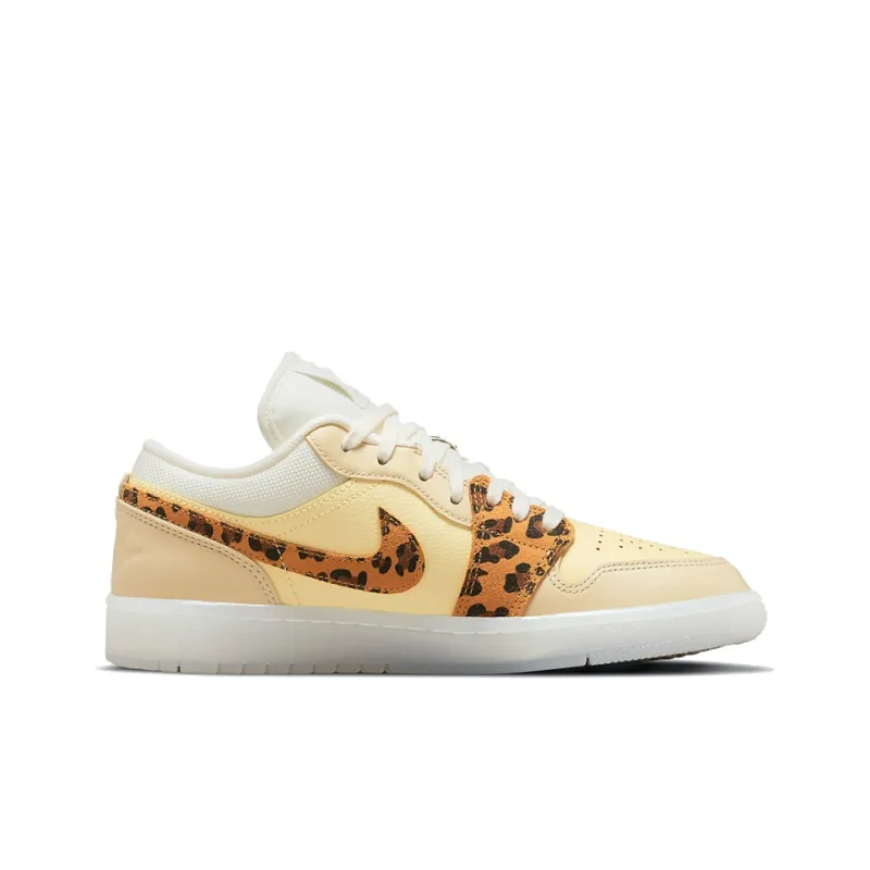 Jordan 1 Low SNKRS Day Women's-1