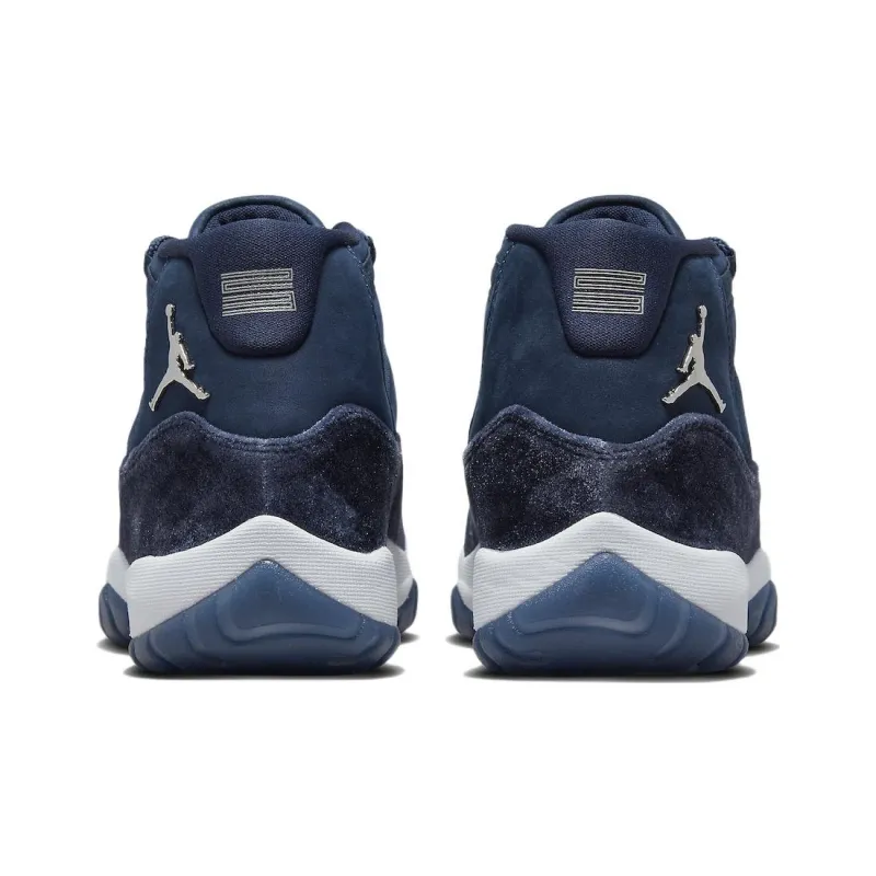 Jordan 11 Retro Midnight Navy Women's-4