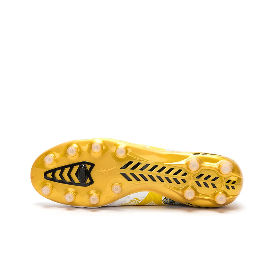Morelia Neo Sergio Ramos X Mizuno 3 Beta SR4 Elite 'Lion and