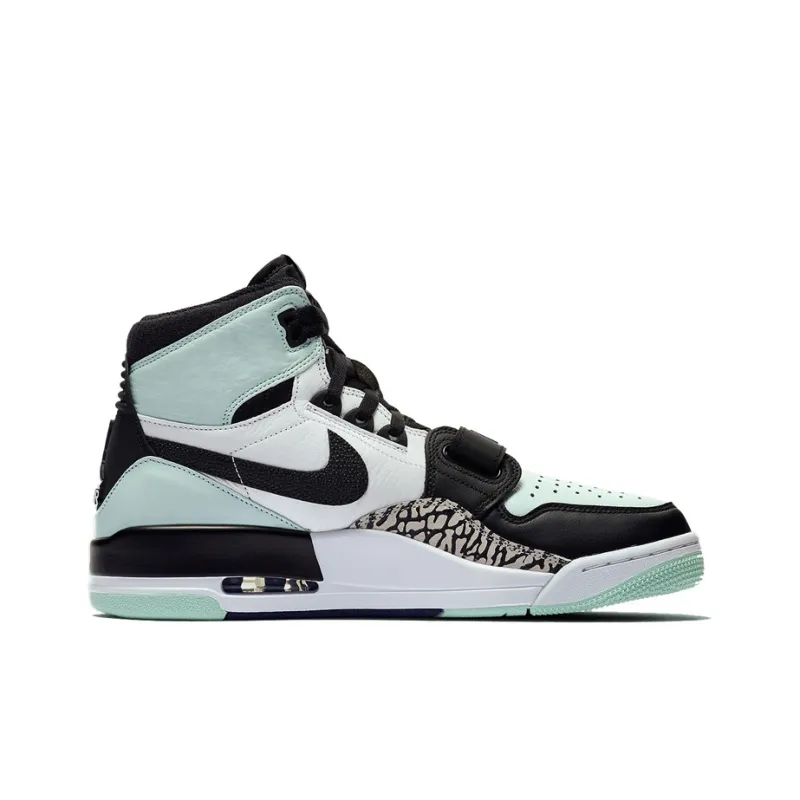 Jordan Legacy 312 Igloo-1
