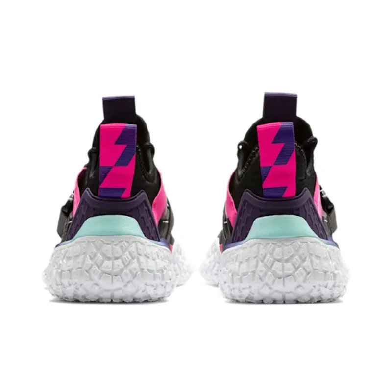 Casaco Puma Train AOP Woven preto lilás mulher