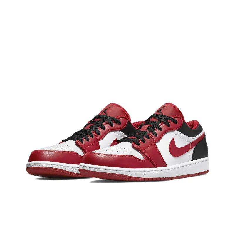 Jordan 1 Low Bulls-2