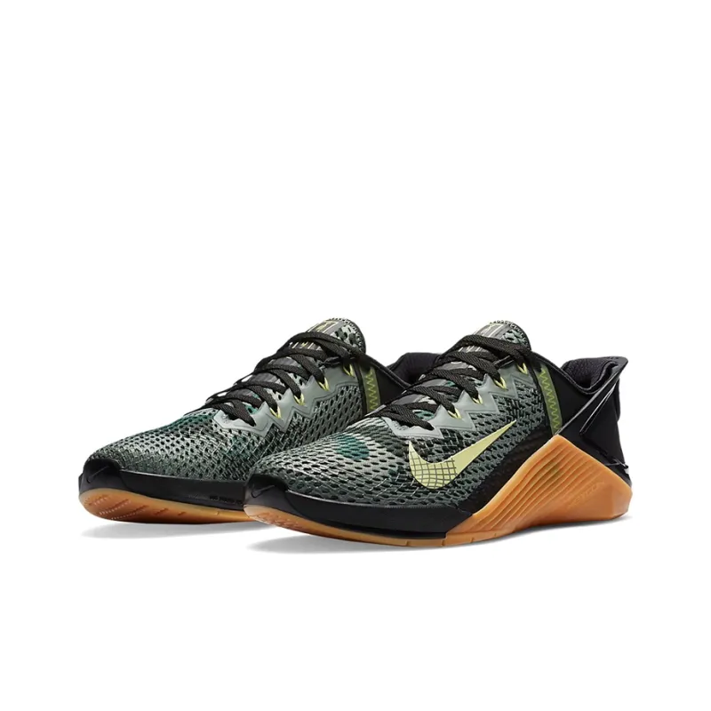 Nike Metcon 6 FlyEase 'Black Gum'-2