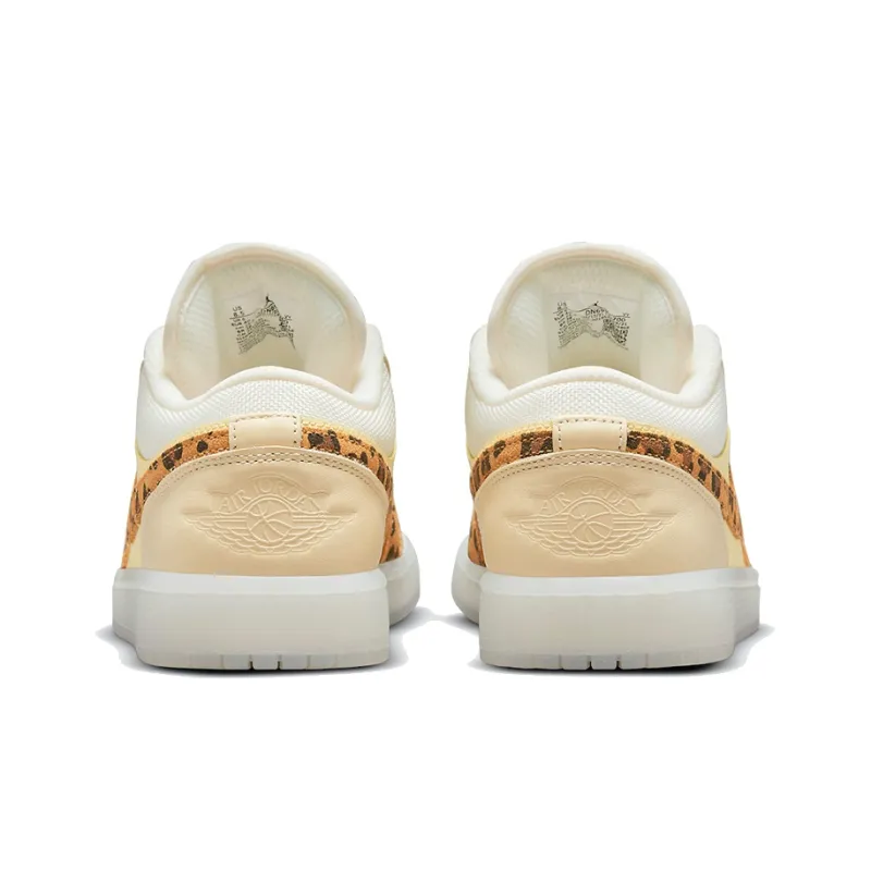 Jordan 1 Low SNKRS Day Women's-4