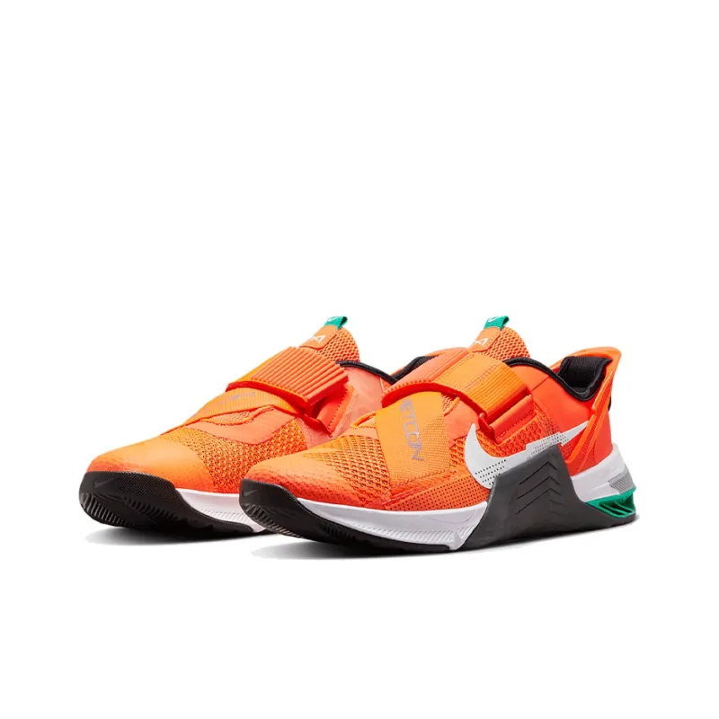 Nike Metcon 7 FlyEase 'Total Orange Clear Emerald'-2