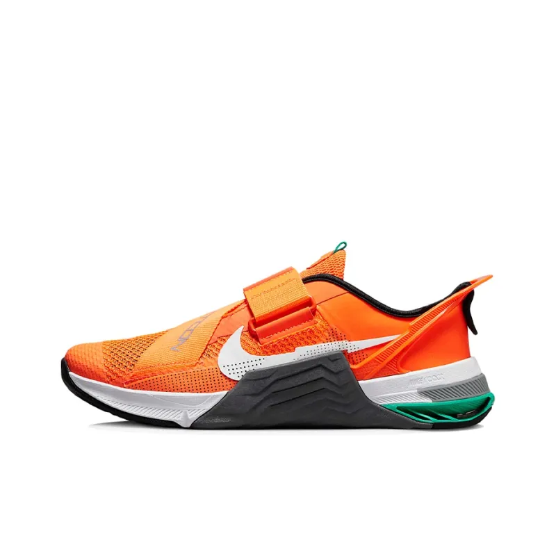 Nike Metcon 7 FlyEase 'Total Orange Clear Emerald'-0