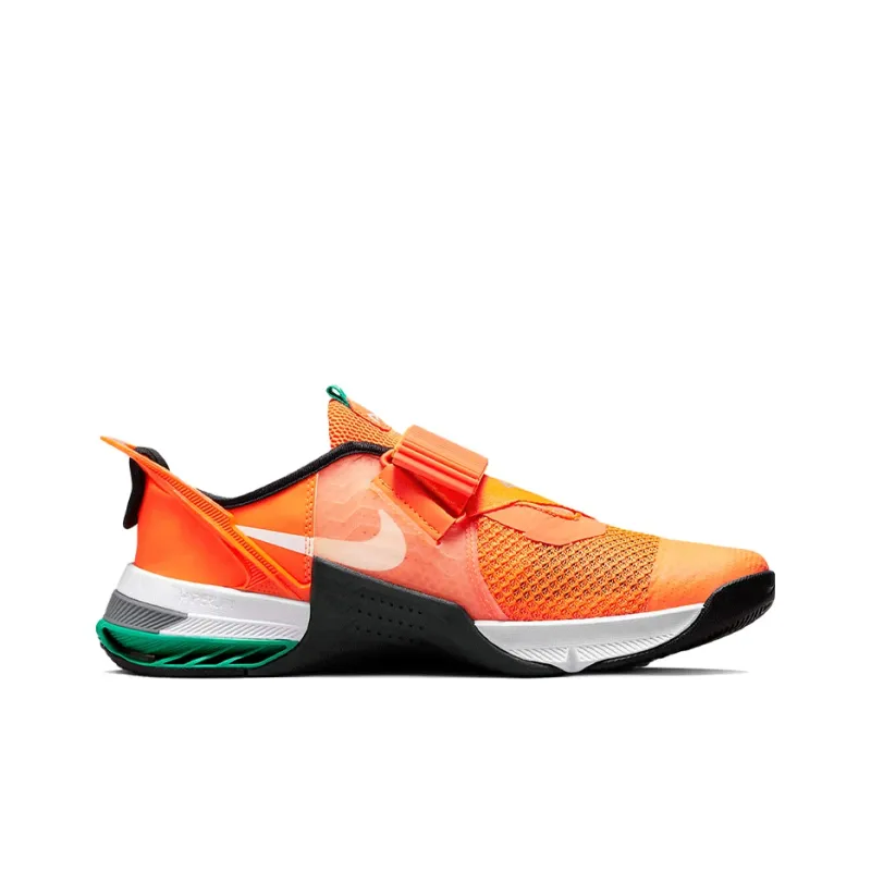 Nike Metcon 7 FlyEase 'Total Orange Clear Emerald'-1