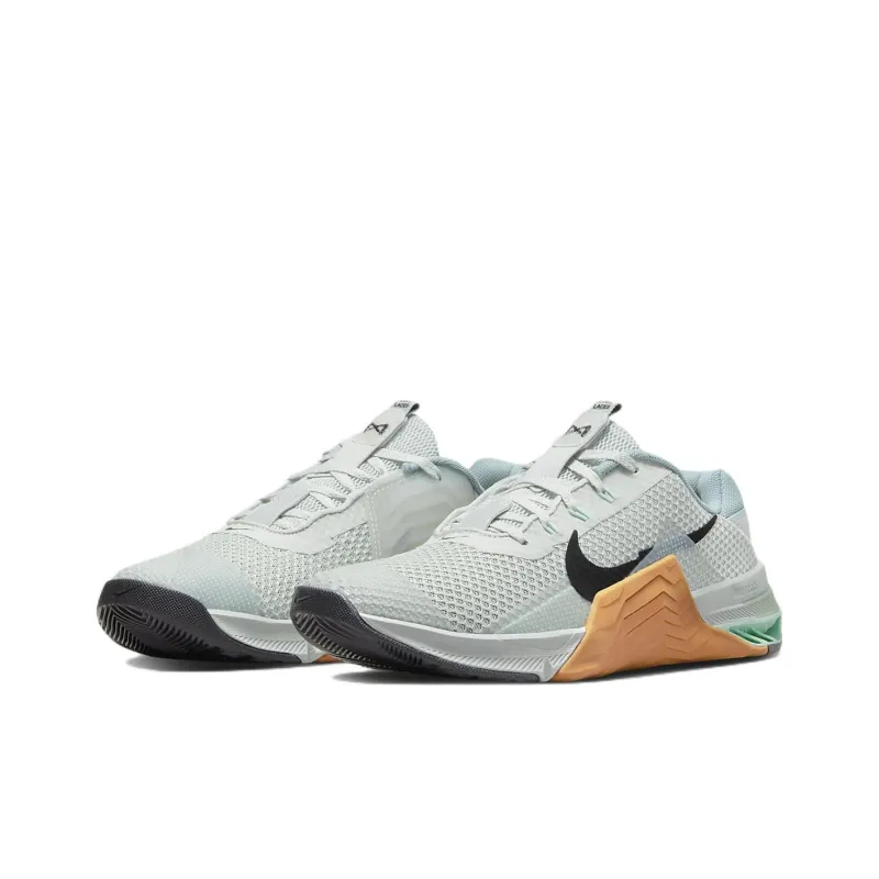 Nike Metcon 7 'Light Silver Desert Ochre'-2