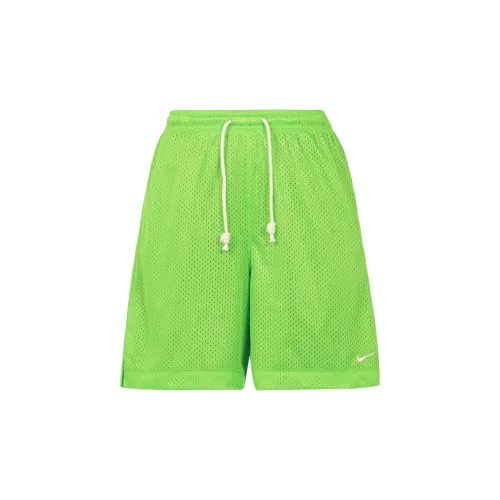 Nike Casual Shorts Men Grass Green