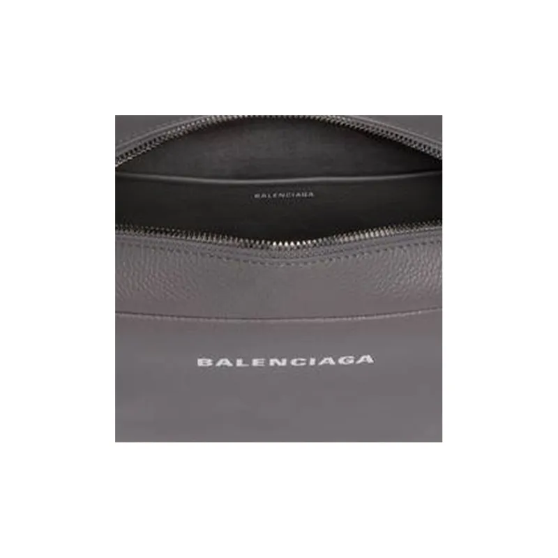 Balenciaga Everyday Shoulder Bags-6