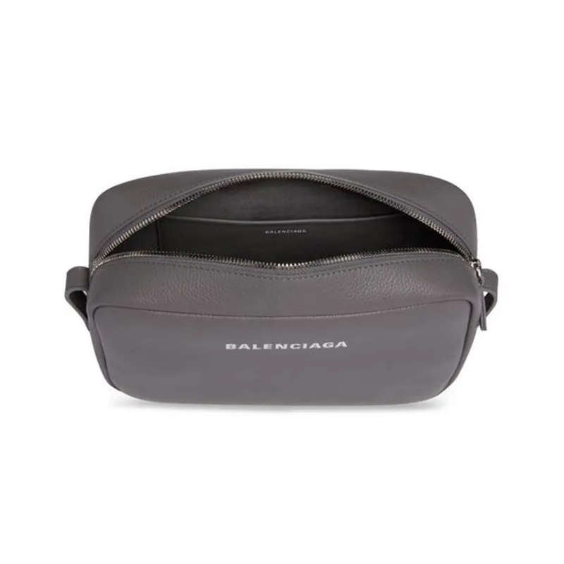 Balenciaga Everyday Shoulder Bags-5