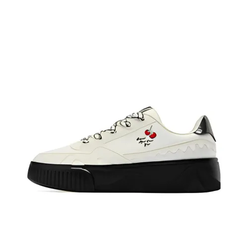 QIAODAN Lightweight Wear Resistant Cushioning Low Top Skateboard Shoes Women's Black White