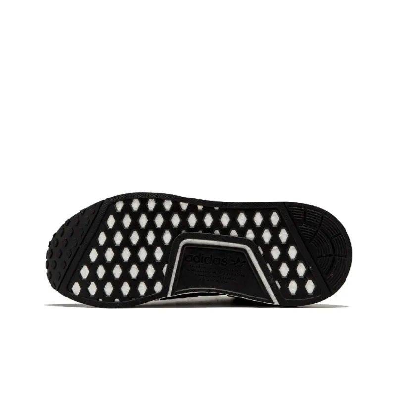 Adidas Originals Nmd R1 Core Black Trace Cargo-3