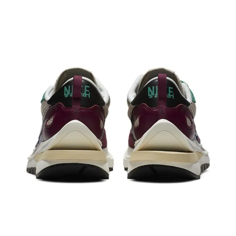 Nike Vaporwaffle Sacai Villain Red Neptune Green-4