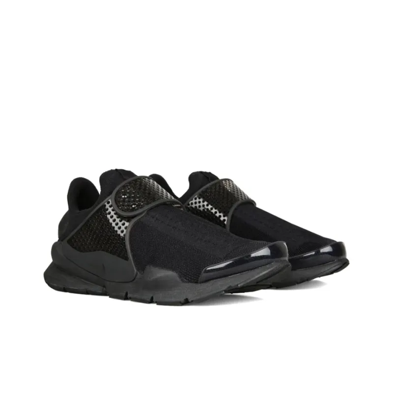 Nike Sock Dart Triple Black-2