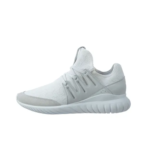 Kanye West revela 10 nuevas adidas Yeezy en su entrevista con Forbes