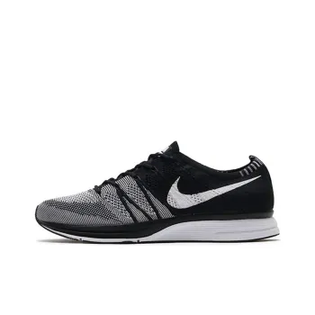 Nike Flyknit Trainer Oreo