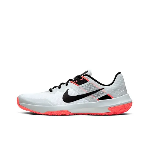 Nike Varsity Coompete TR 3 White Laser Crimson