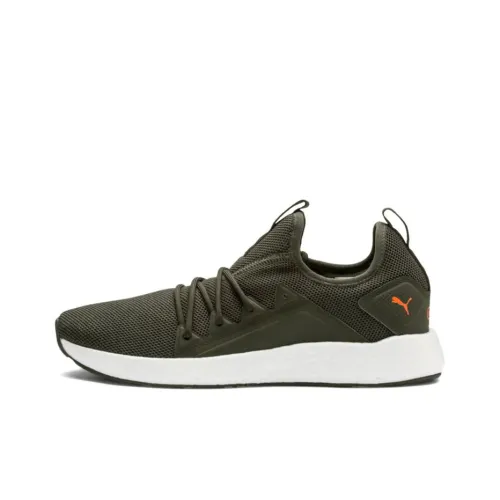 PUMA Nrgy Neko Green Low Tops Sports Shoe