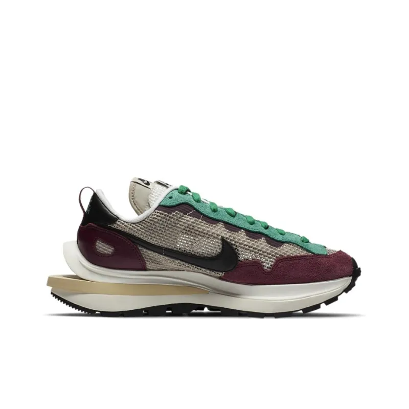 Nike Vaporwaffle Sacai Villain Red Neptune Green-1