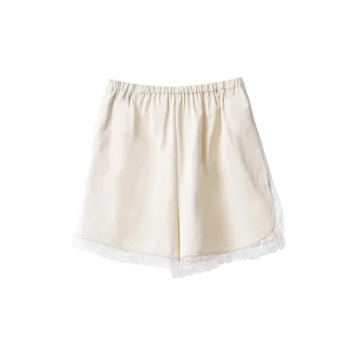 YUMOMO STAR Casual Shorts Women's White