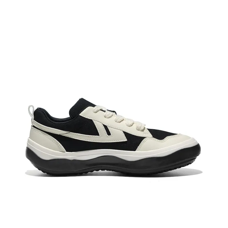 Warrior Ride The Wind And Waves Series Wear Resistant Slip Resistant Low Top Sports Casual Unisex Black White-1