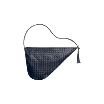 Bottega Veneta Avenue Zipped Shoulder Bag