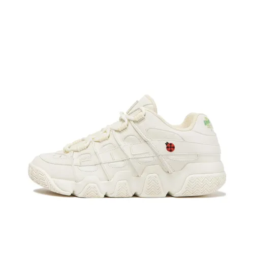 FILA Barricade Ladybird Anti-Slip Wear-Resistant Low-Top Vintage Basketball Shoes Women's Beige