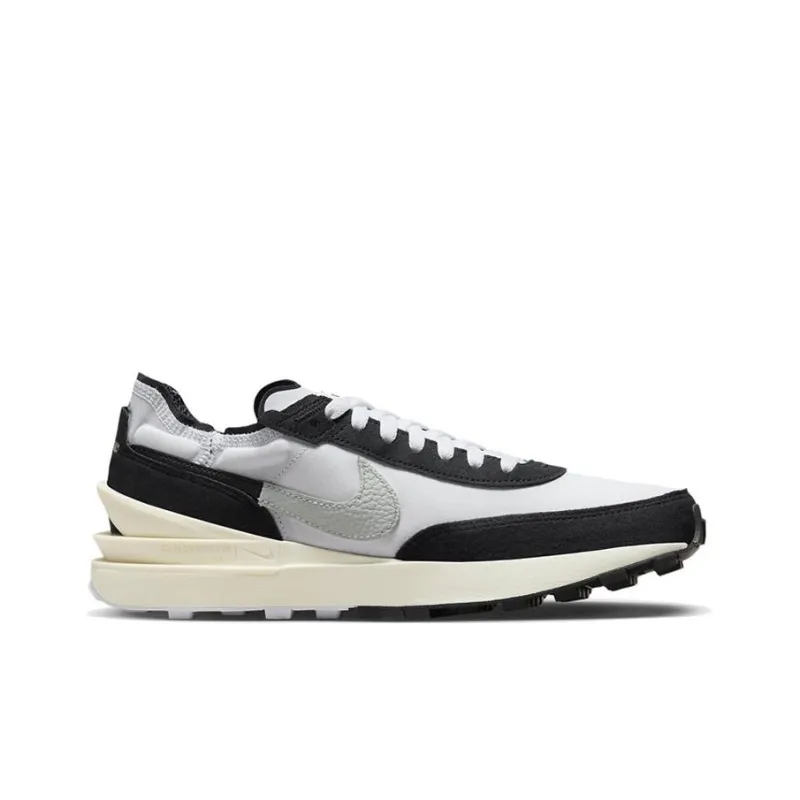 Nike Waffle One SE "Panda"-1