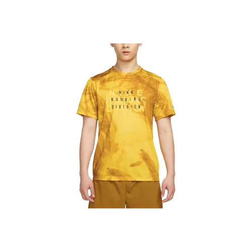 Nike T-Shirts Men Bright Sulfur Yellow