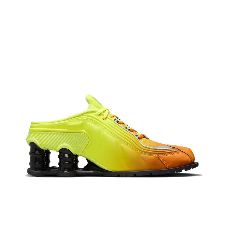 Martine Rose X Nike Shox MR4 “Safety Orange”-1