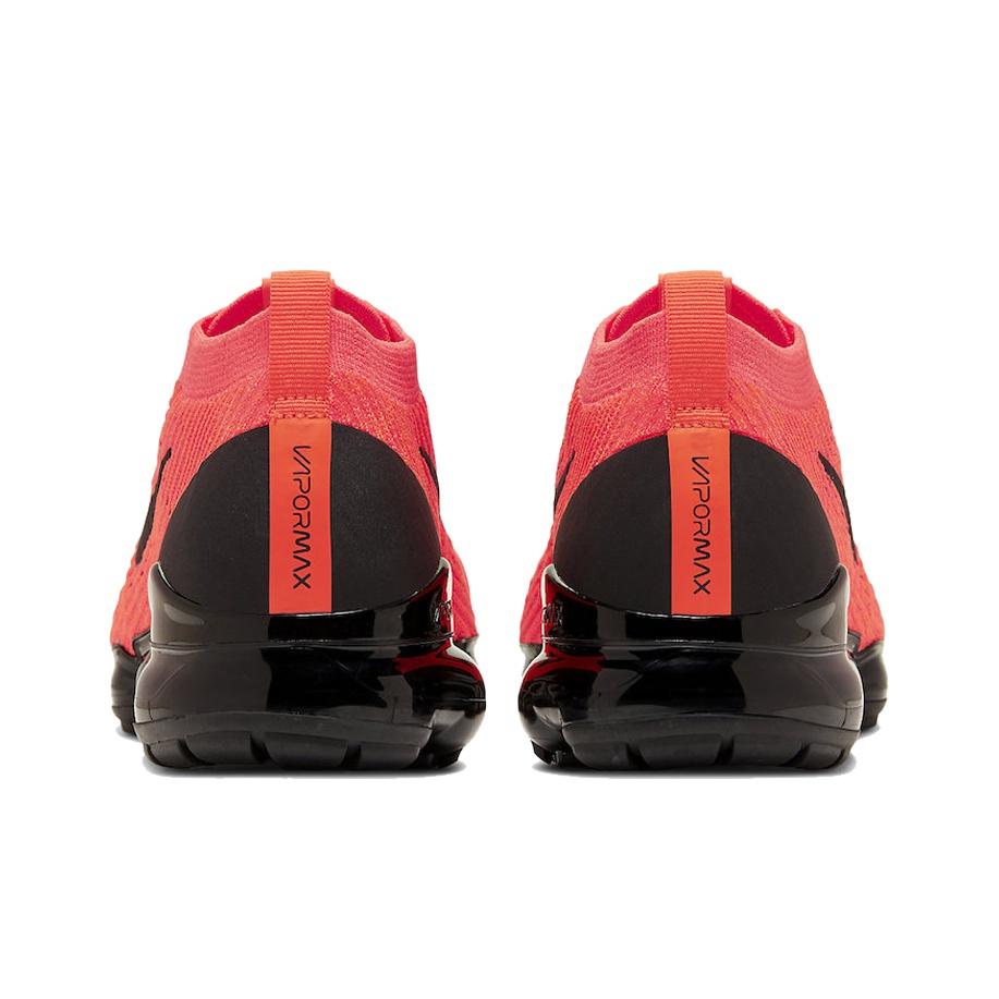 black flash crimson vapormax
