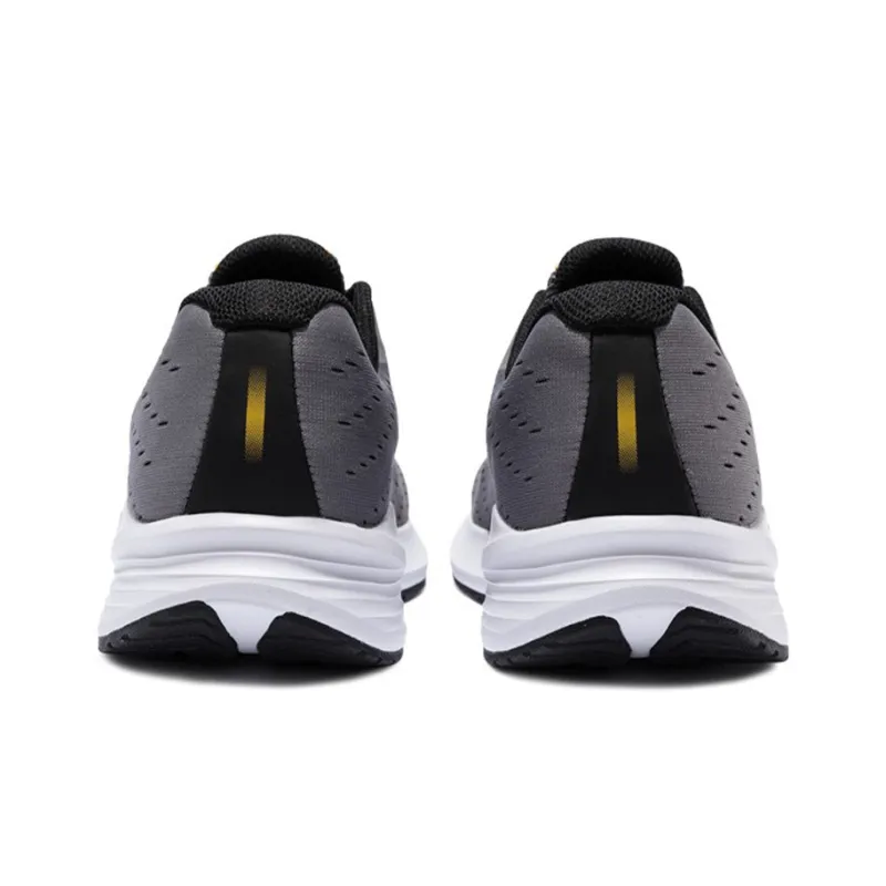 Saucony Striker Raid Running Shoes Men Low-Top Gray Black-3