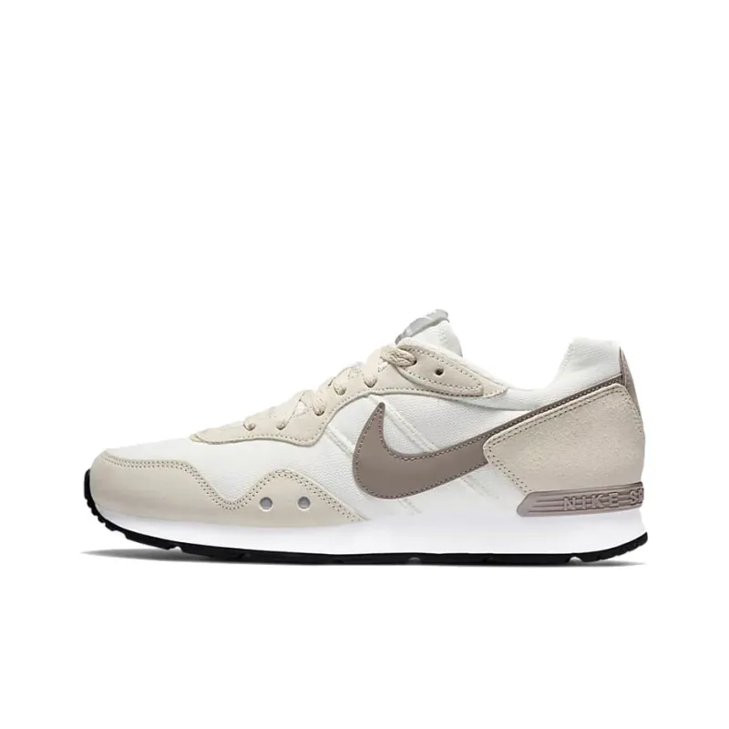 Nike Venture Runner Fossil-0