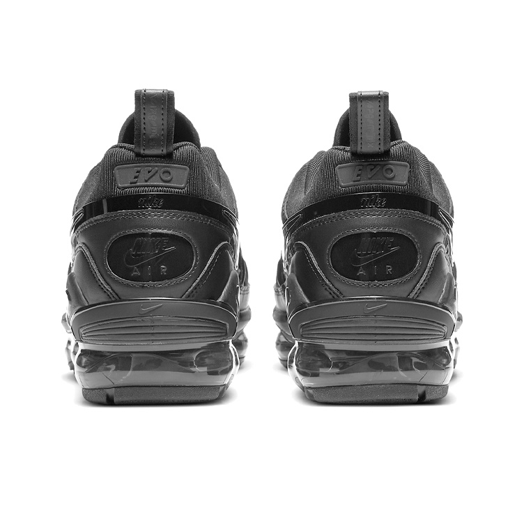 nike vapormax evo triple black
