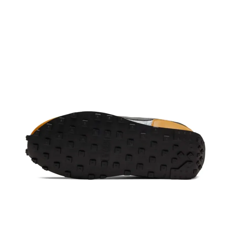 Nike Daybreak University Red Gold Suede Women's-4