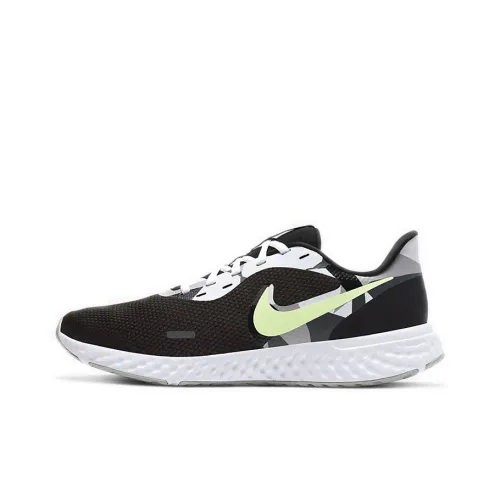 Nike Revolution 5 Black Ghost Green